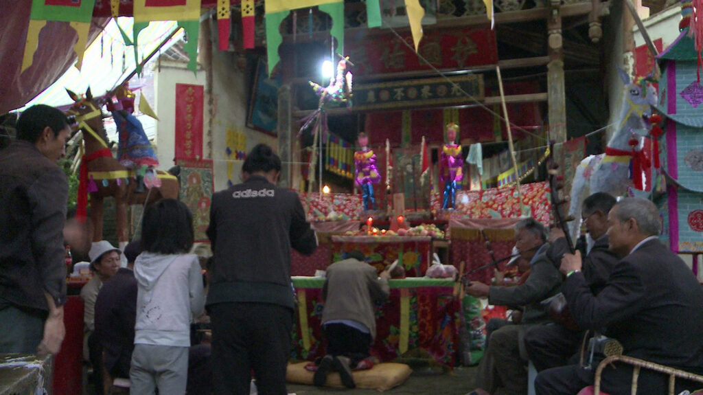 《一件不合適的大衣》劇照