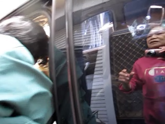 Family Photo,Moving,Tomb Sweeping,Picking Mangoes,Going Home_Still3