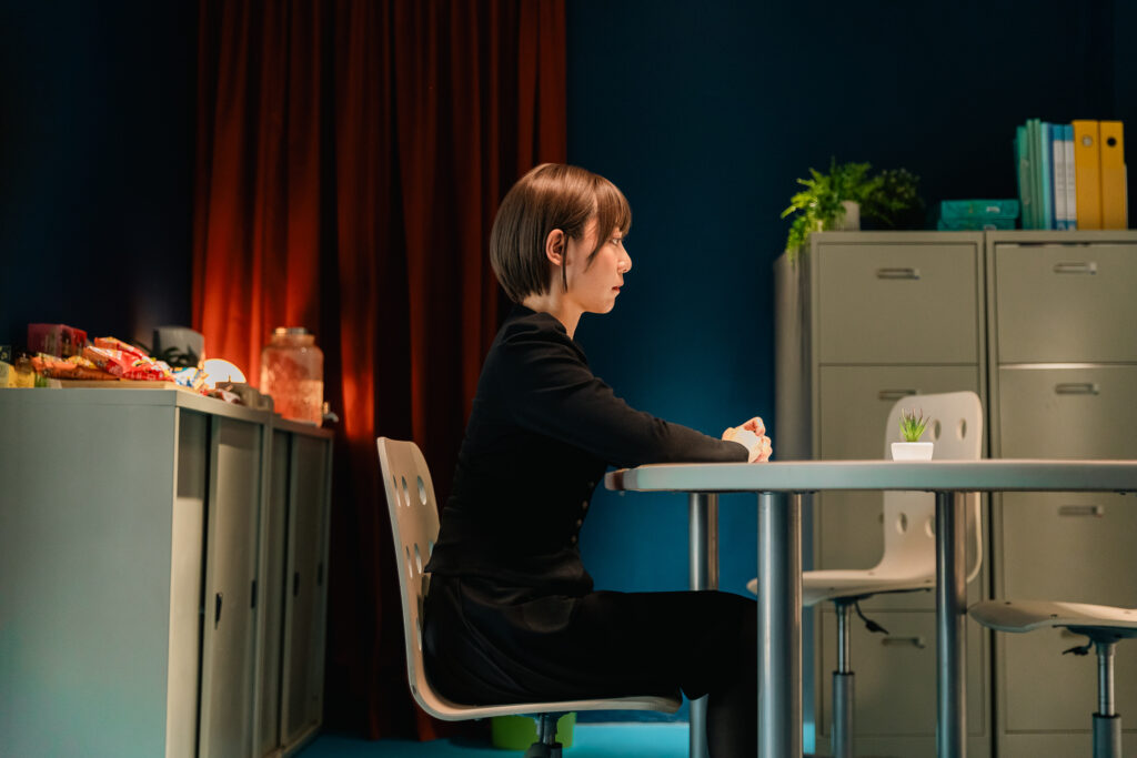 Hear Her With Your Eyes_Still2