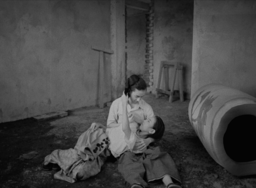 OnceUponATimeThereWasAMom_Still4