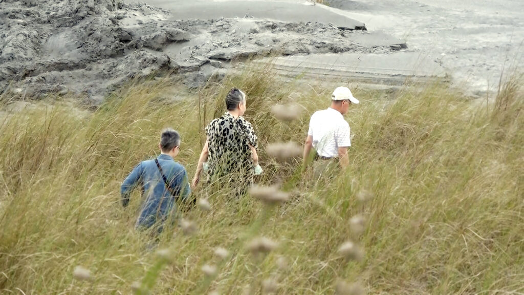 A Letter to Spring Garden_Still5