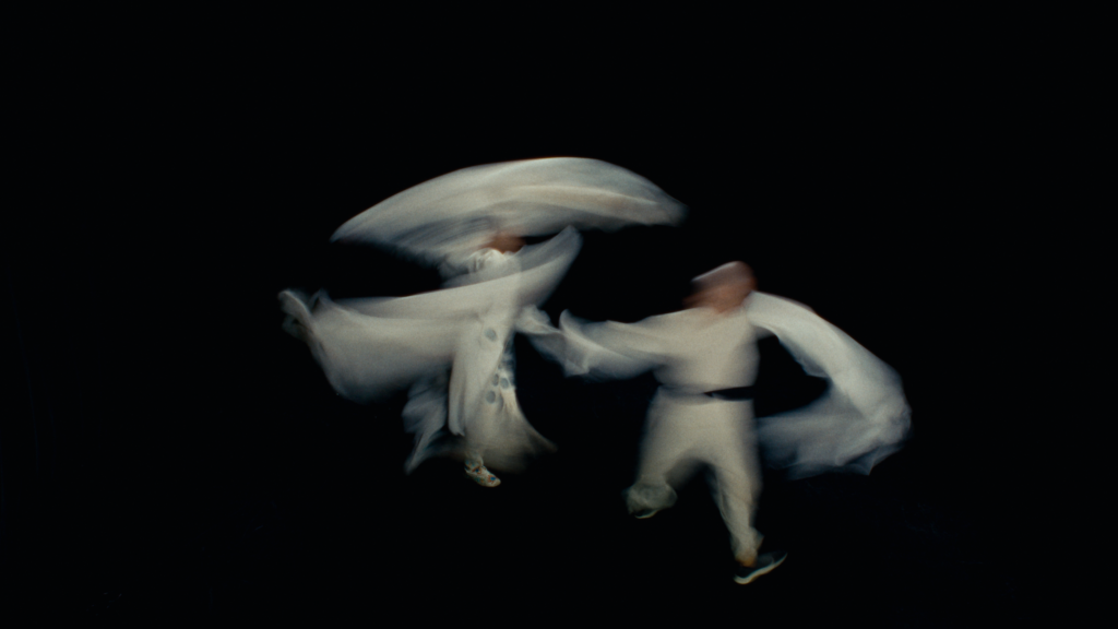 Ming_s Emperor Suicide_FINAL CUT_0903_3840x2160_online.00_07_36_24.Still077